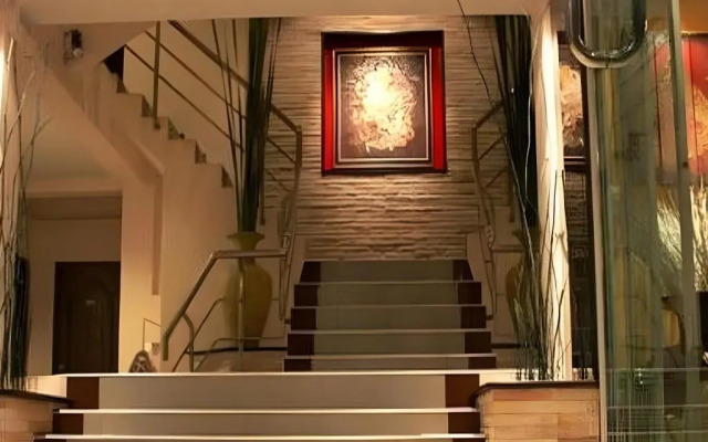 Отель Grand Pinnacle