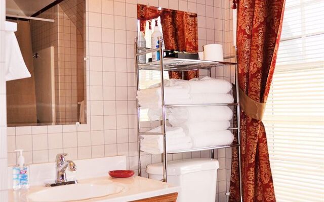 Victorian Inn & Carriage House