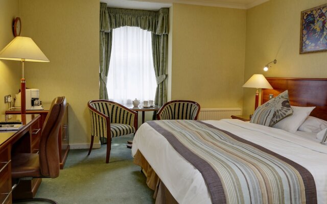 Blunsdon House Hotel