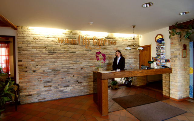 City Gate Hotel