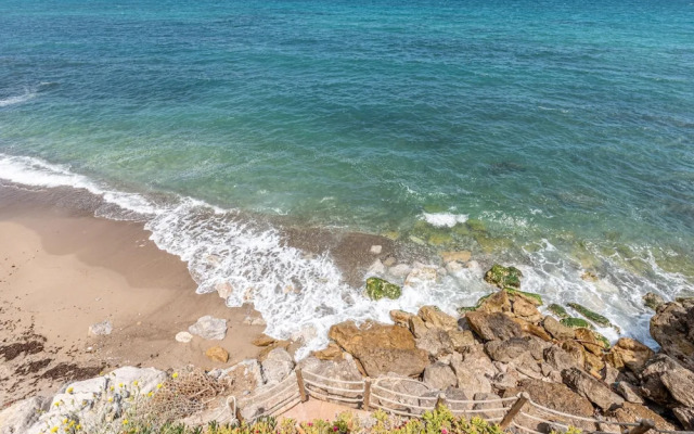 Villetta Ficarazzi by Wonderful Italy