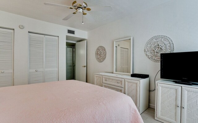 Runaway Bay Resort by BBG