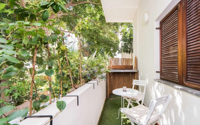 Modern Charm Balcony Retreat by Sea N Rent