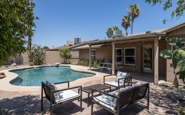 3BR Home in Mesa with Pool by WanderJaunt