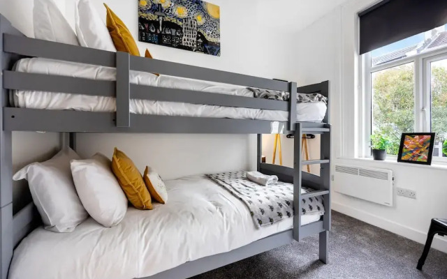 Queens Mile 1 With Free Parking By My Getaways