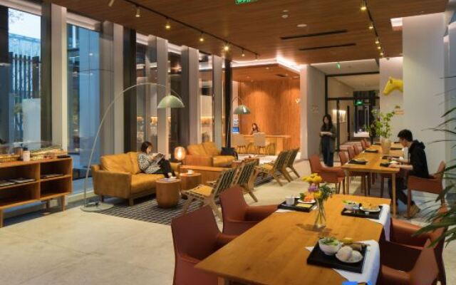 WuYu Hotel (Chongqing Yangjiaping Vientiane City)