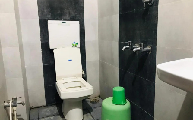 STAYMAKER Bright Palace Residency