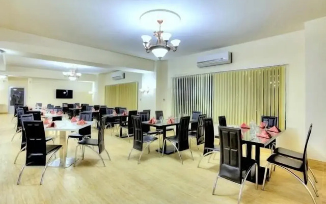 La Rose Hotel