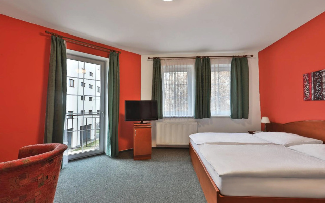 Hotel Attic - Image 7