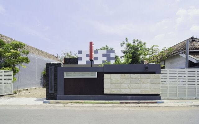 OYO 1909 Edelweiss Residence Syariah