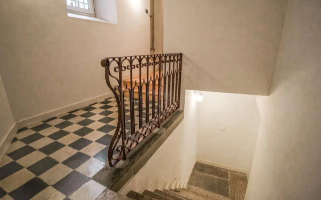JOIVY Elegant 2BR Apt nearby tram 28E stop - Portas Sol