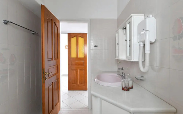 Hara Studios and Apartments