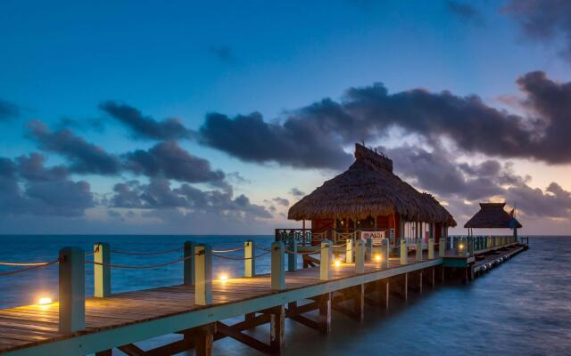 Costa Blu Beach Resort Trademark Collection