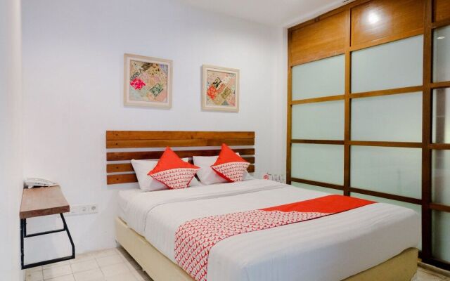 OYO 626 Augustina Home