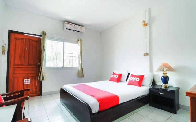 OYO 654 Samanmit Inn Hotel