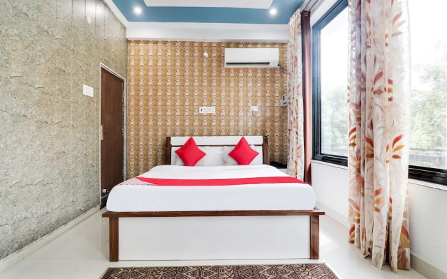 OYO 45399 Hotel Legacy Rbl