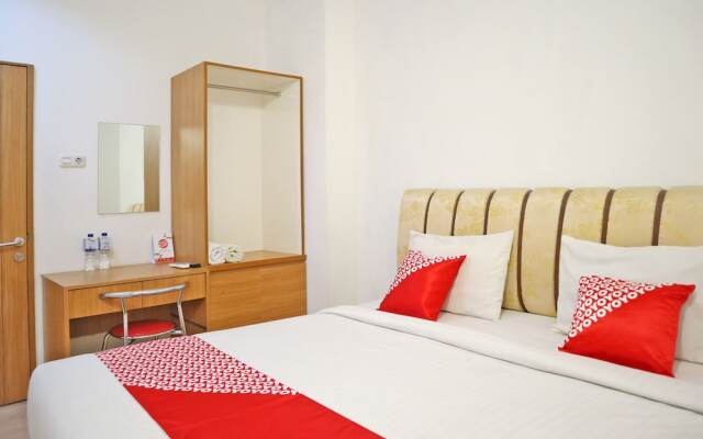 M Authentic Kost Man by OYO Rooms