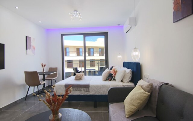 Phaedrus Living Seaside Luxury Flat Athina 118