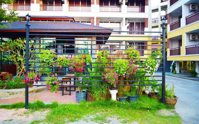 Nantharom Hotel and Restaurant