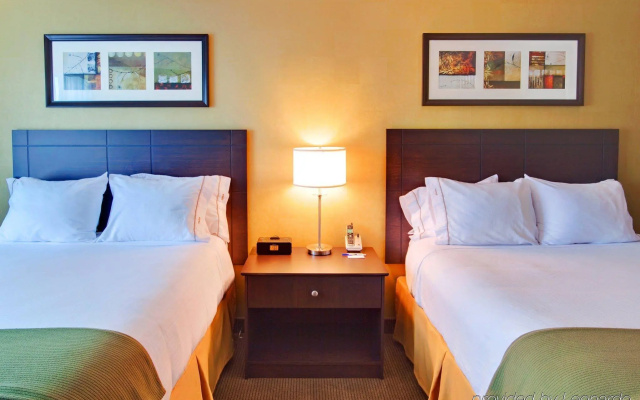 Holiday Inn Express & Suites Kingston Central by IHG