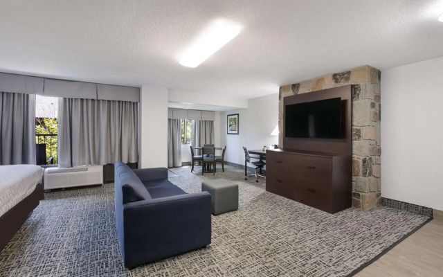 SureStay Plus Hotel by Best Western Gatlinburg