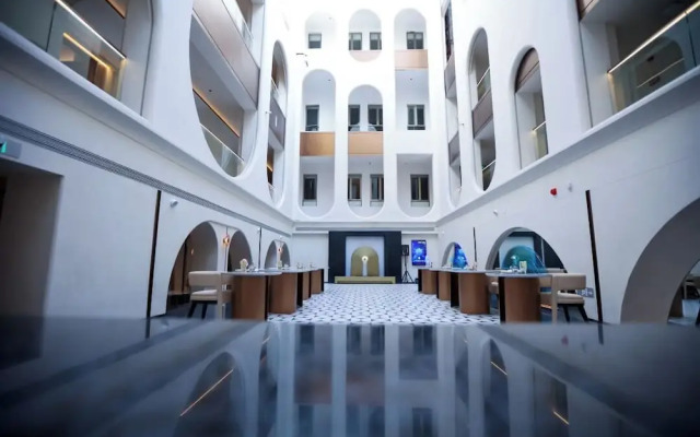 YEE HOTEL (free shuttle bus to Canton Fair Venue）