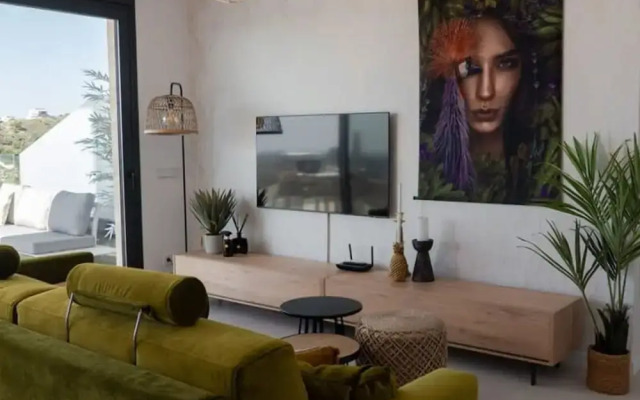Casa la Vista by Bookaparadise