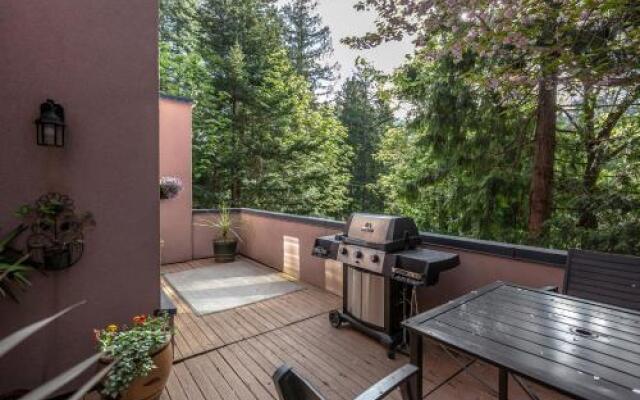 Whytecliff Park place near ocean