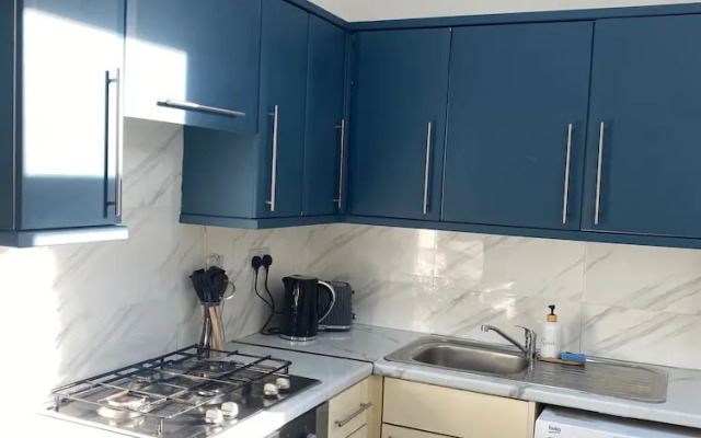 Spacious 2-bed Near Etihad-games Room-free Parking