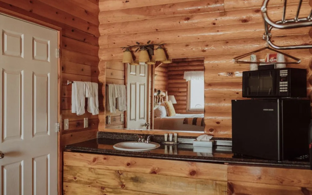 Bryce Canyon Log Cabins