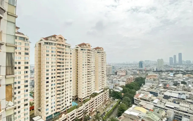 Cozy and Minimalist Studio Apartment Mangga Dua