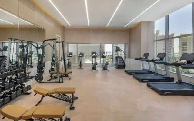 Luxurious St Regis 1 Bed Palm View