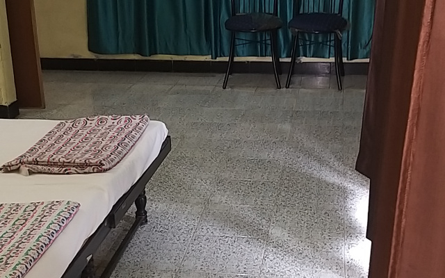 Shri Mahalaxmi Yatri Niwas
