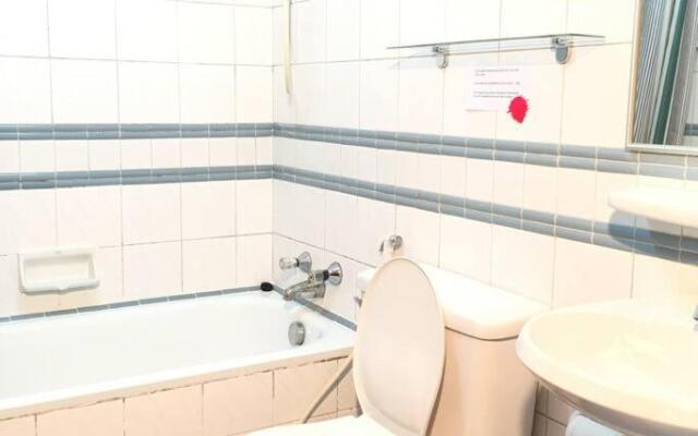Super nice 4peoples,2 Fashion Rooms close to all central
