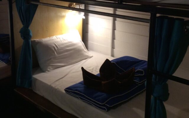 Moov Inn Garden Hostel