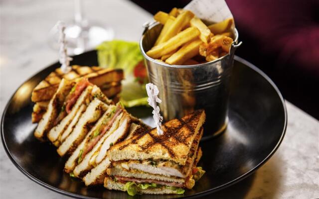 Mercure York Fairfield Manor Hotel