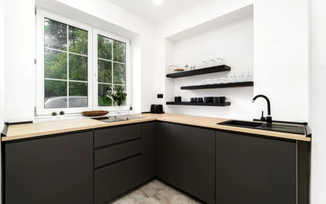 Spacious House 100m2 with Garden, Grill and Parking