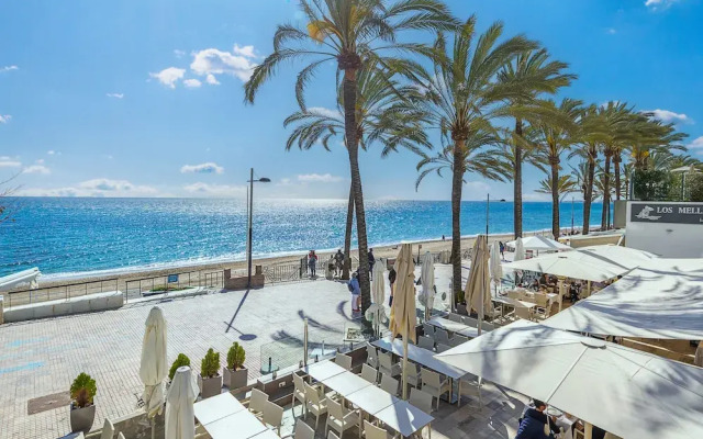 Marbella Pool House Gf55on sea Shore