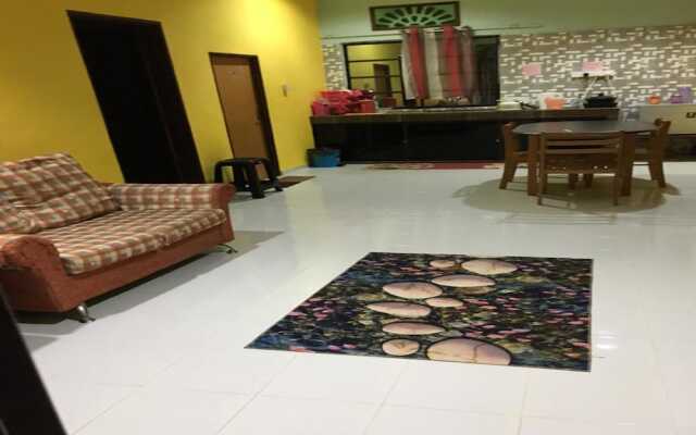 OYO Homes 90590 Mazhomestay