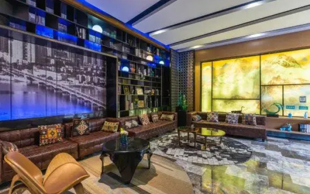 Le Hotel