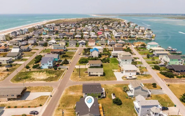 Catch A Wave by Topsail Realty