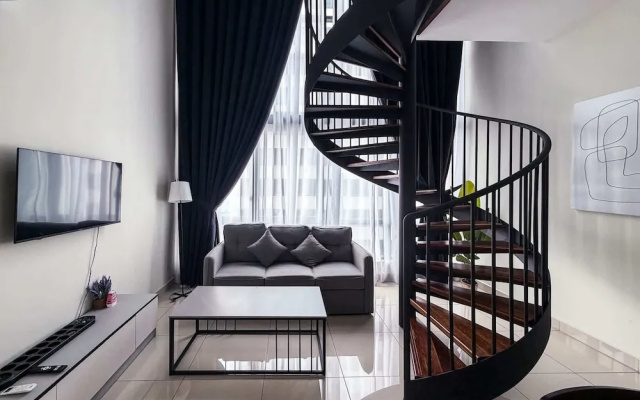 Modern Family Duplex for 6, Near Jonker St