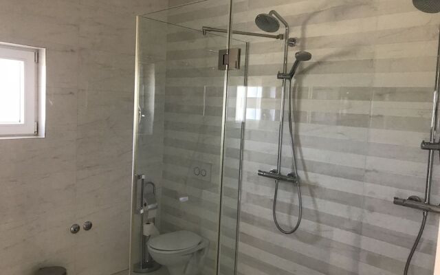 Villa Bachelor
