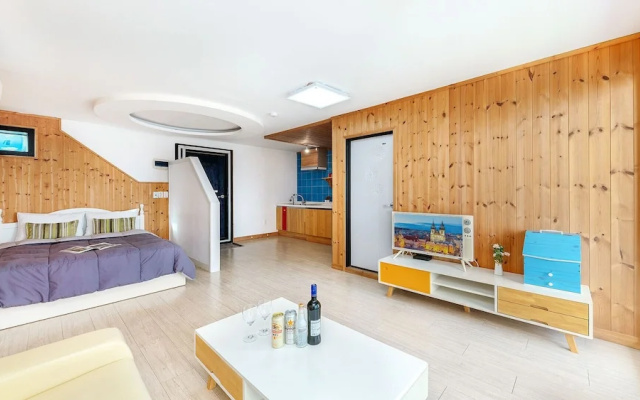 SANTORINI N Pension