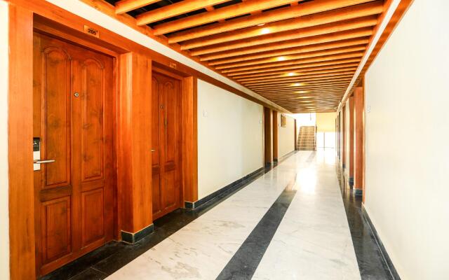Capital O 33483 Hotel Chembarathy Garden