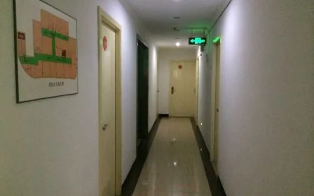 99 Inn Chain (Shanghai Xincun Road Subway Station)