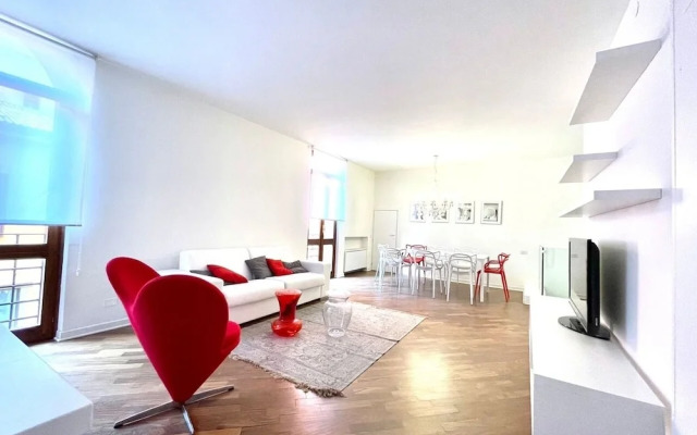 Large modern 2-storey house in the heart of Verona