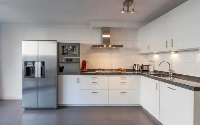 Sarphati Apartments Suites