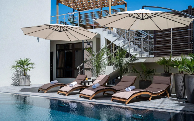 Sandro Palace na Lesnoy (Sandro Pelas)