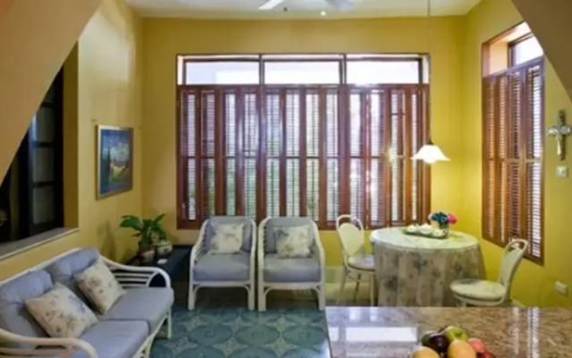 Arabesque Apartments